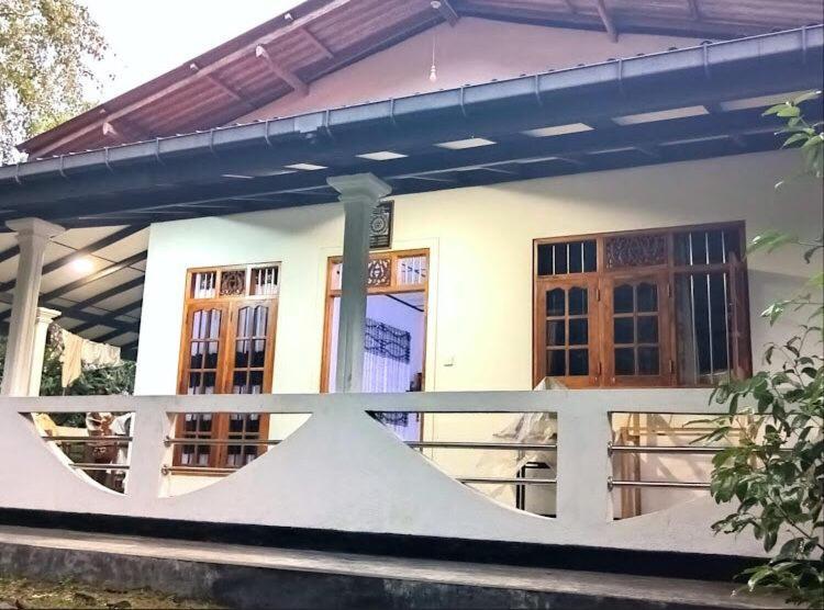 Mount White * Unawatuna